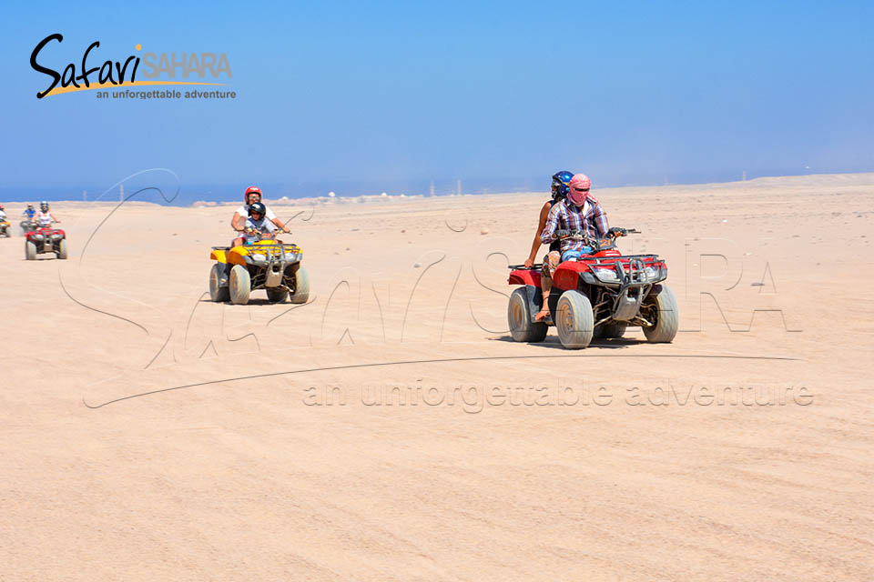 Excursie safari Hurghada în deșert la apus cu quad