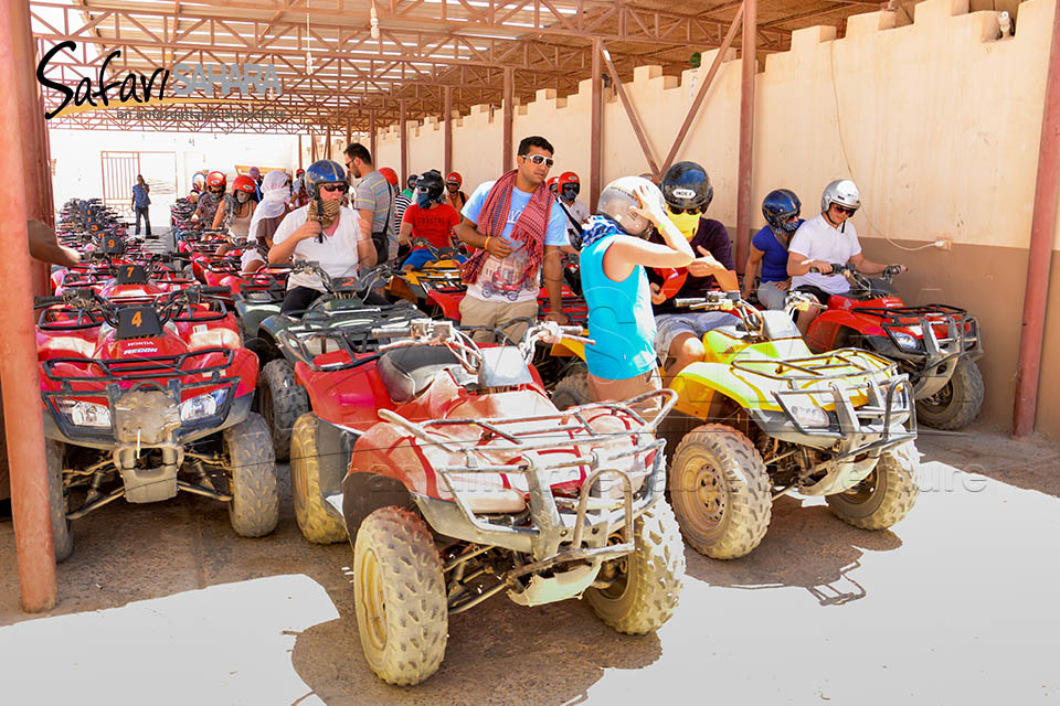 Excursie privată safari cu quad biciclete la parcul Sahara Hurghada